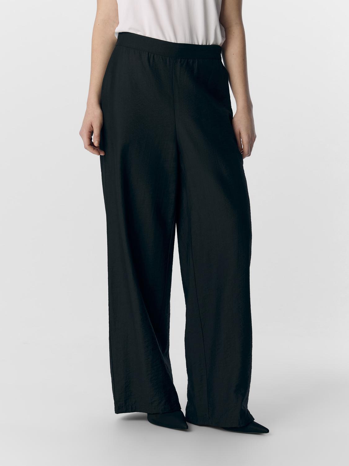 model_shot-front