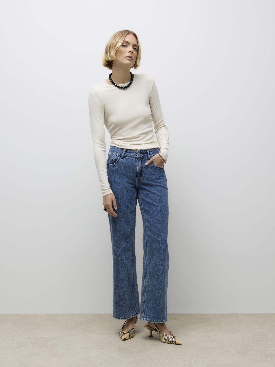 model_shot-front_full