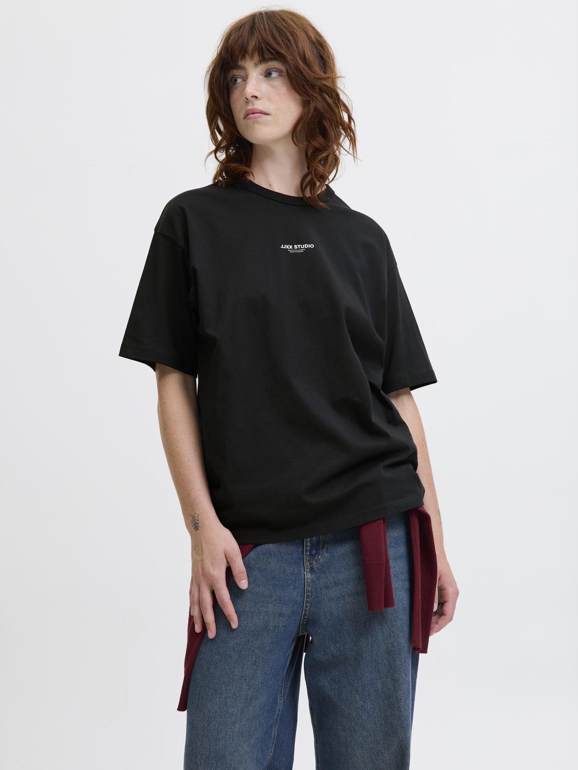 model_shot-front