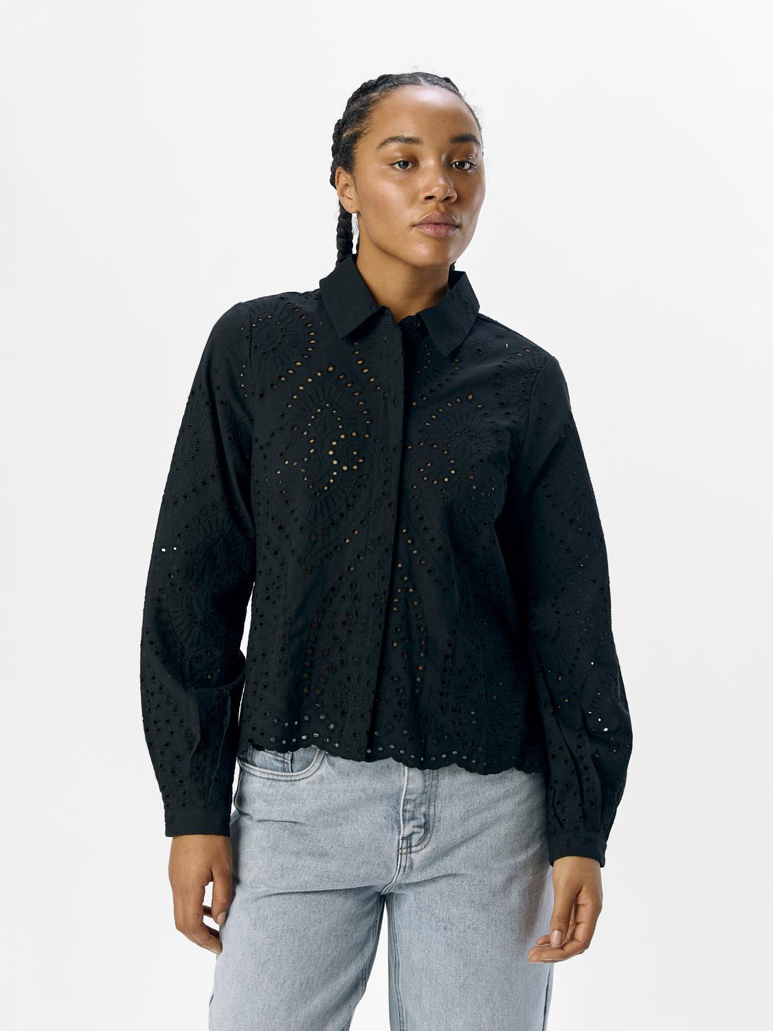 model_shot-front