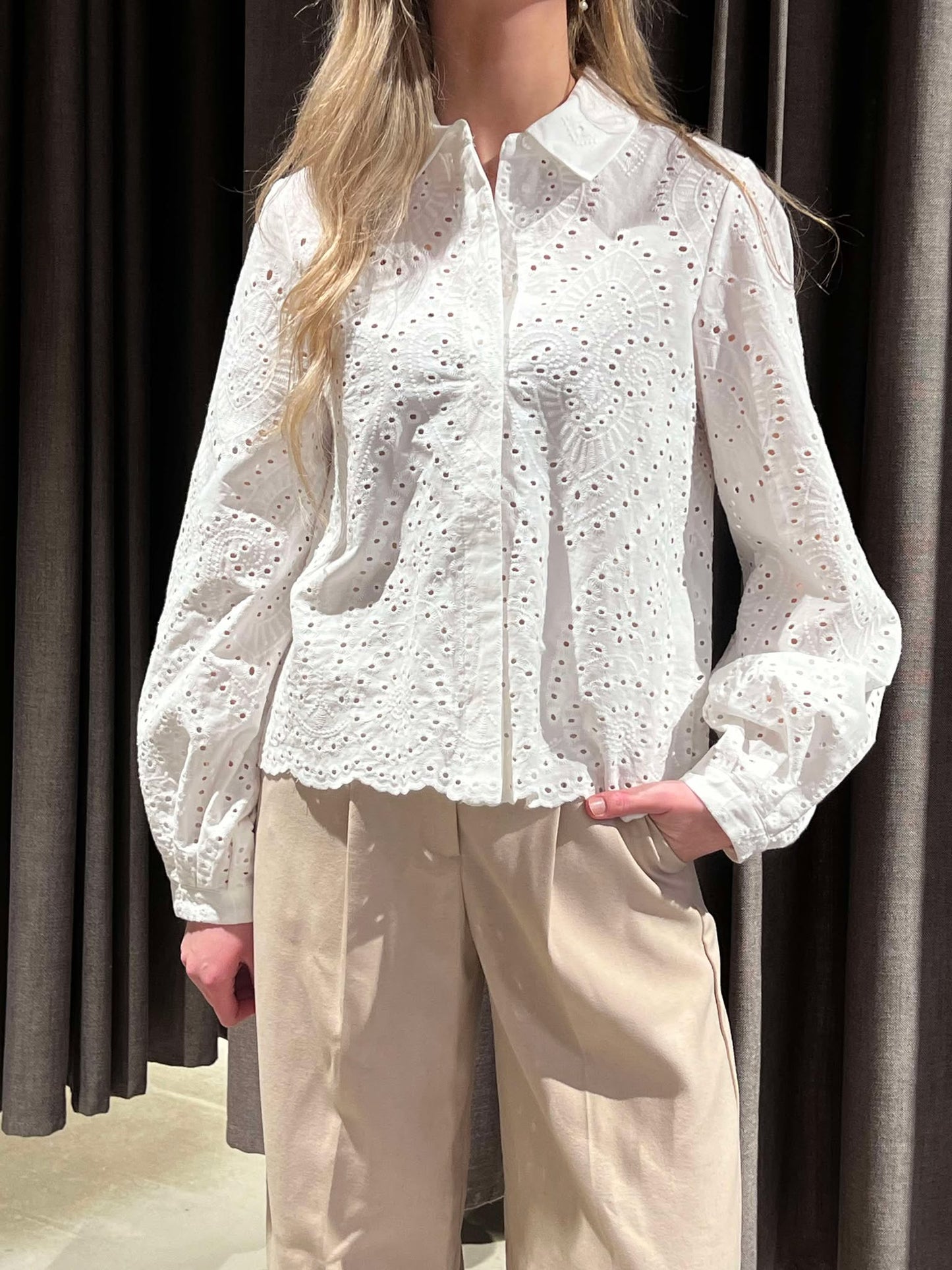 OBJBITTEN Shirt - Cloud Dancer