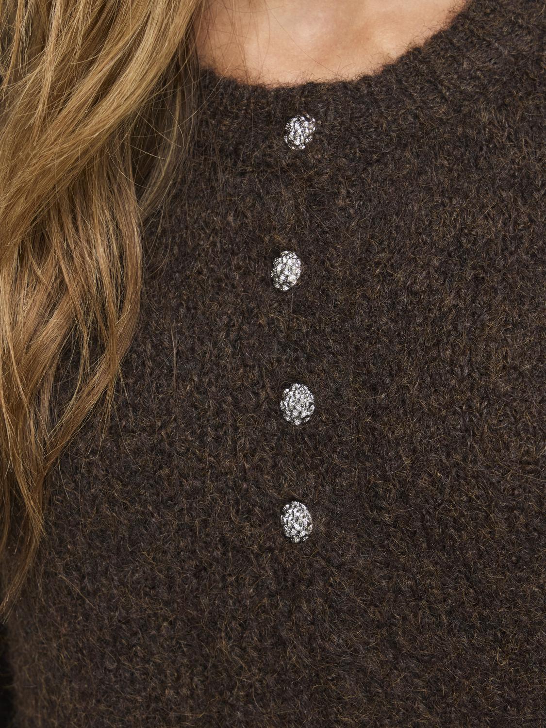 model_shot-detail