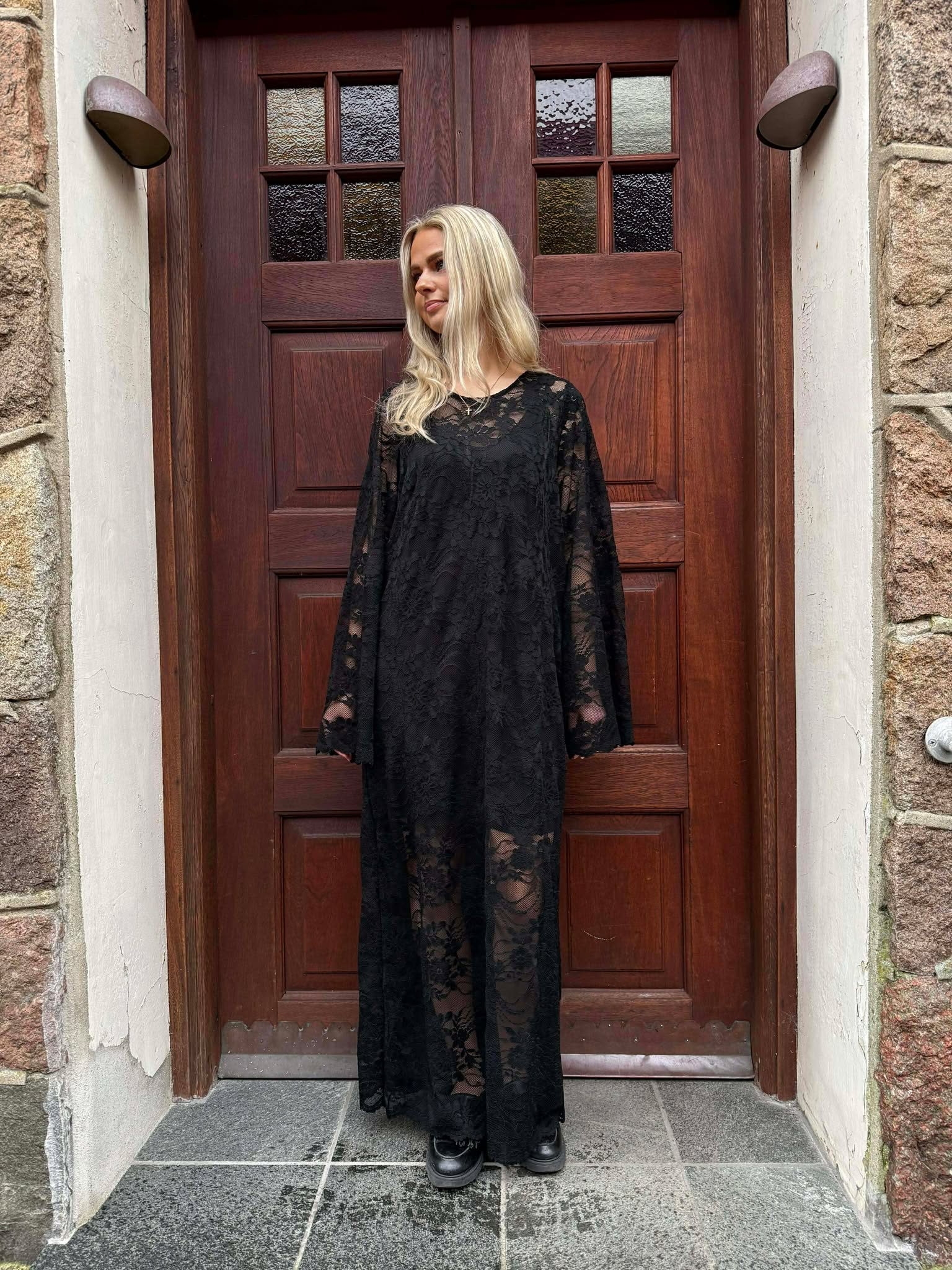 VILORNA Midi Dress - Black