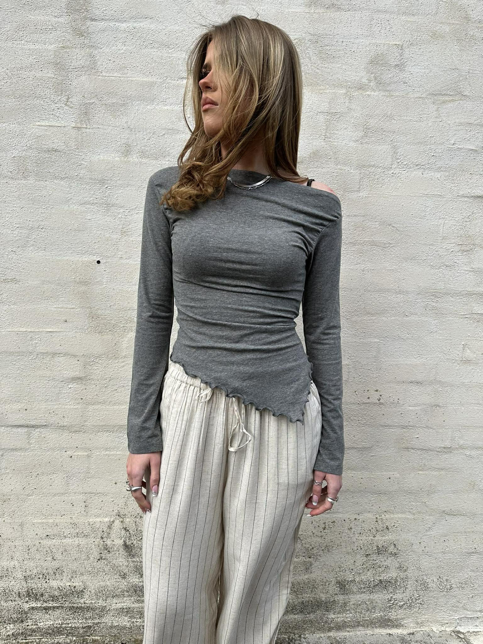 JXTHEA Top - Dark Grey Melange