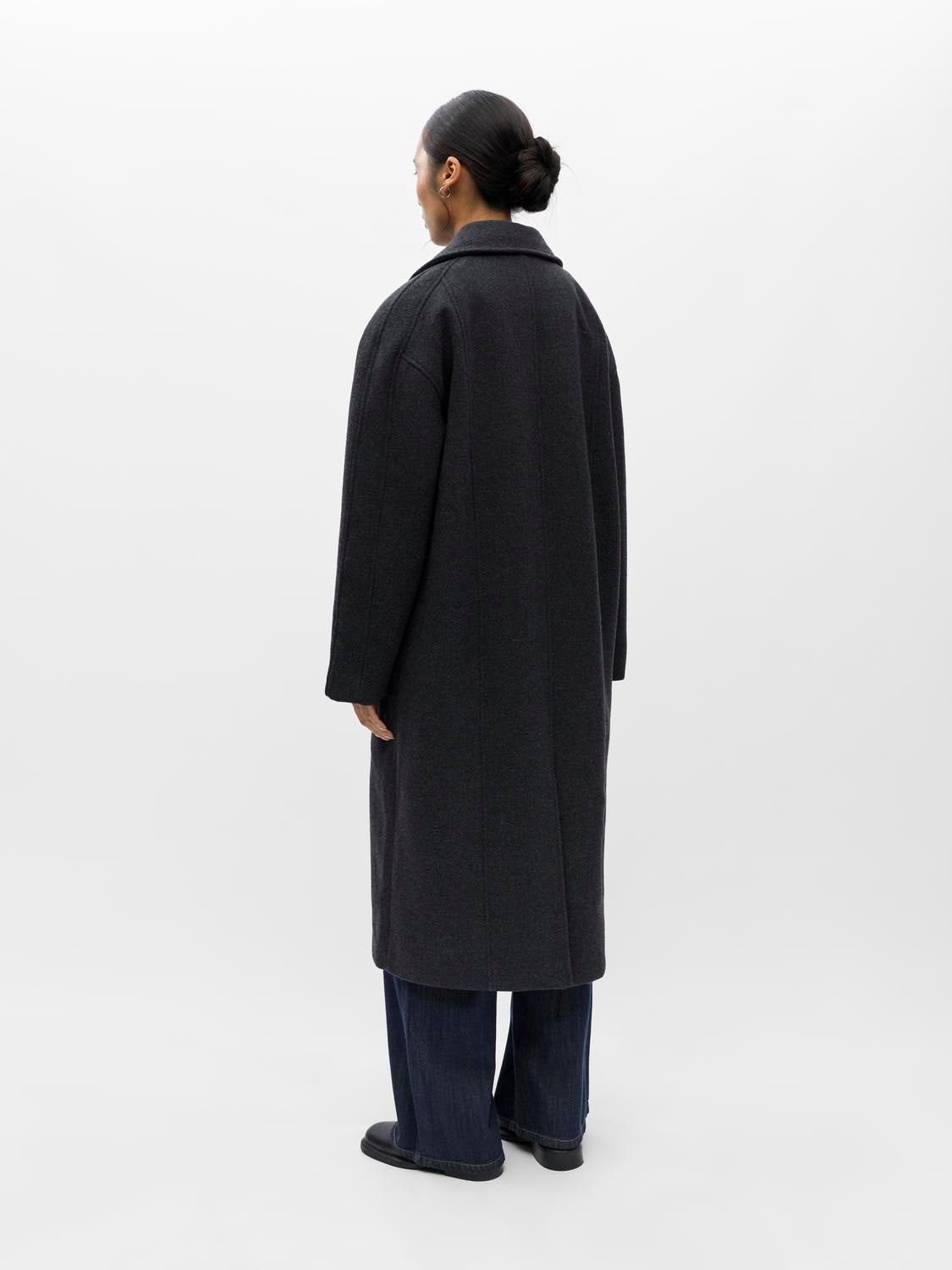 model_shot-back