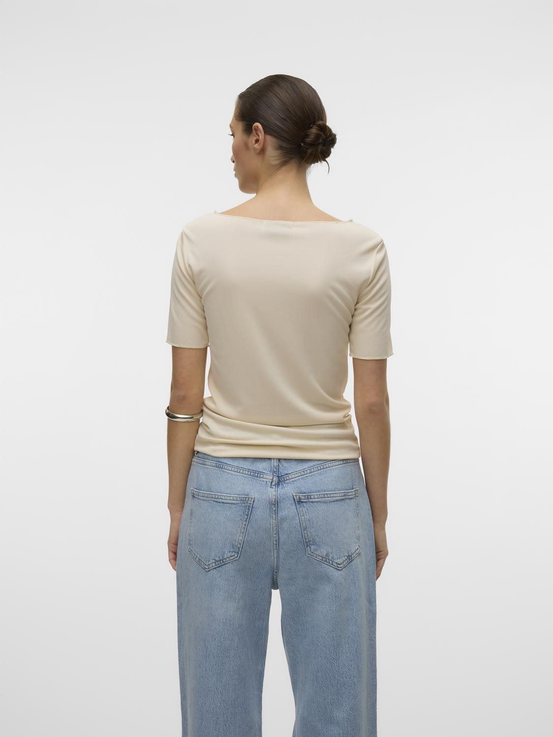 model_shot-back