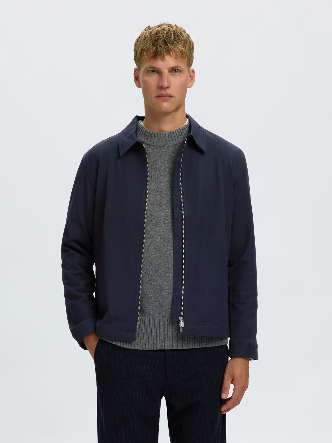 model_shot-front