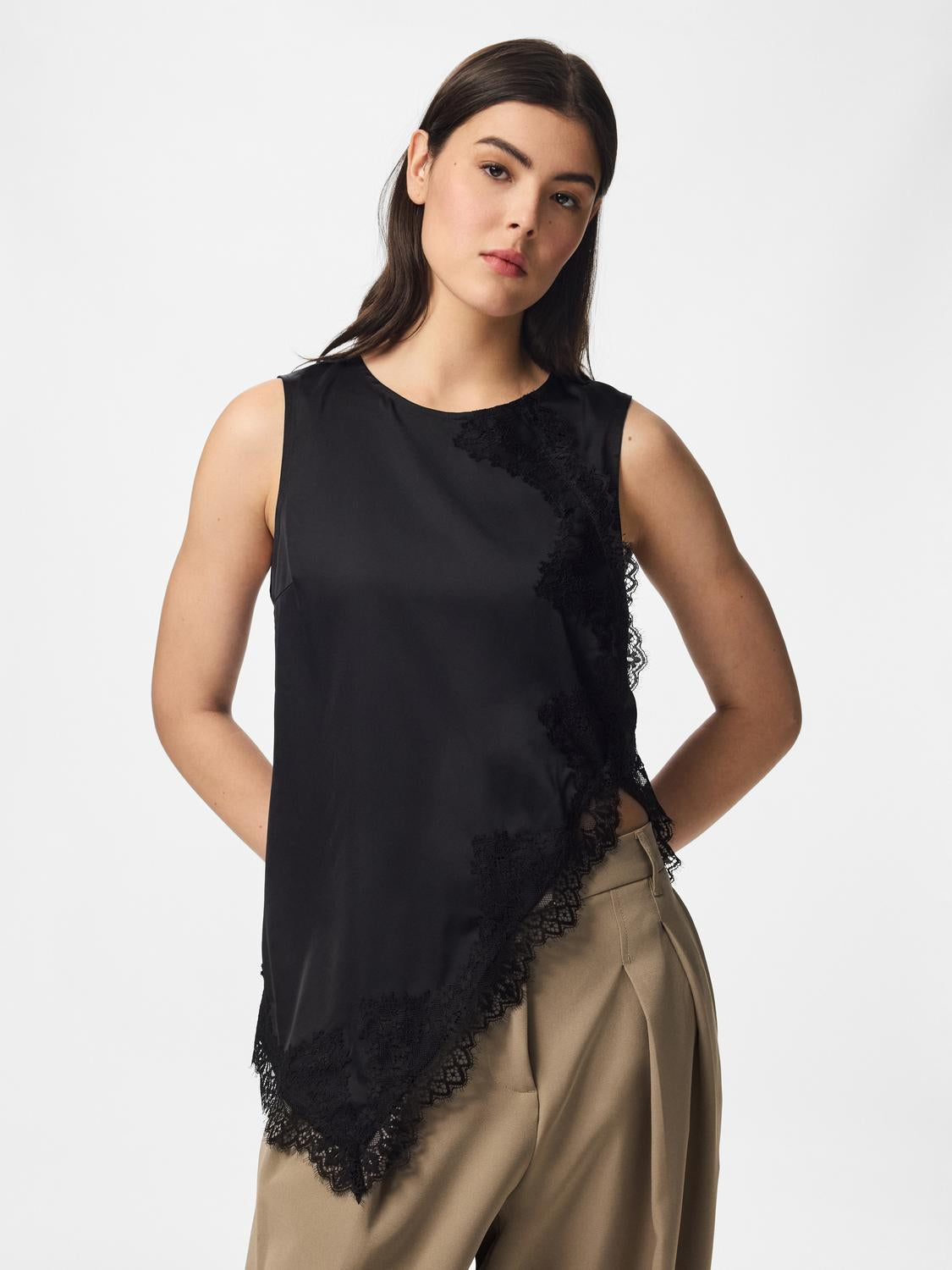 model_shot-front