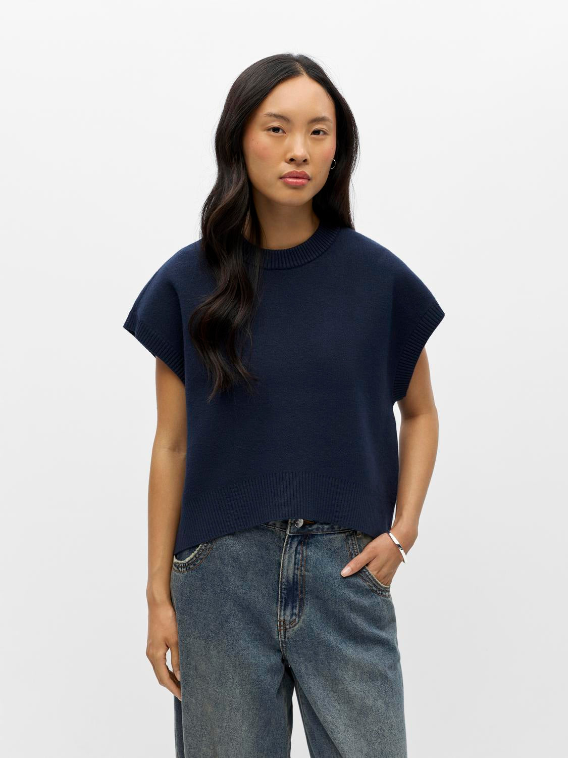 model_shot-front