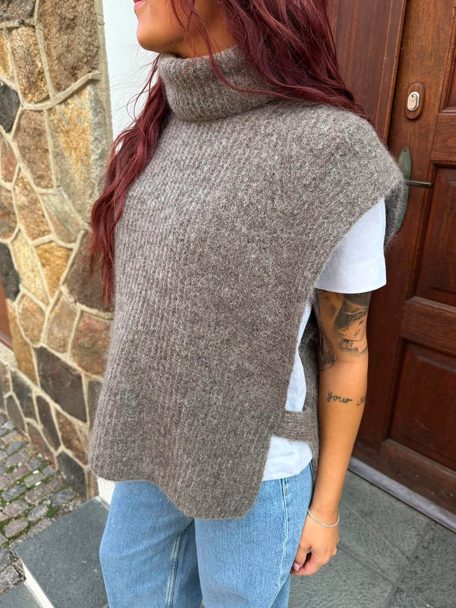 OBJNETE Knitted Waistcoat - Morel