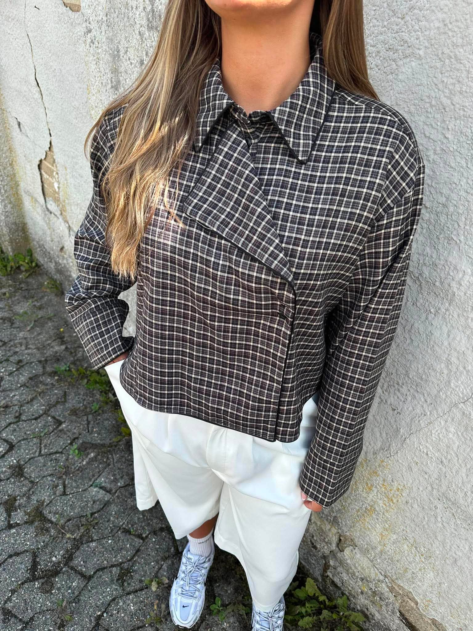 YASTULVA Shirt - Black