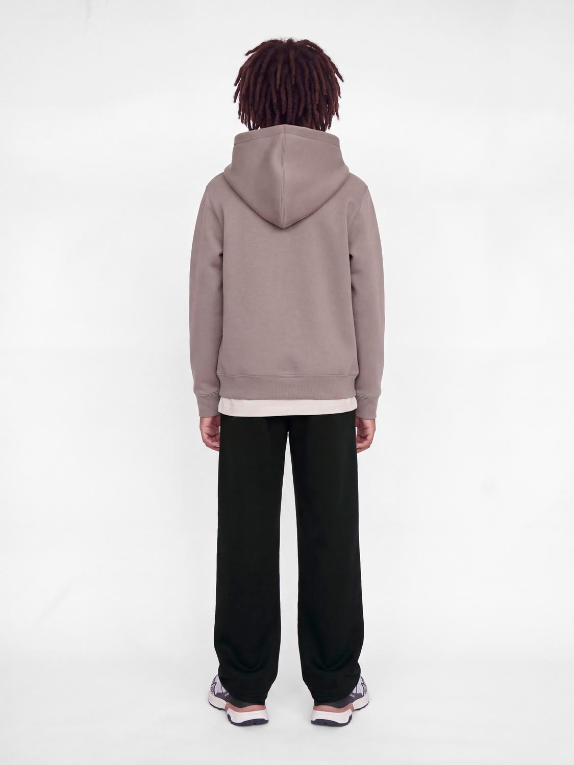model_shot-back
