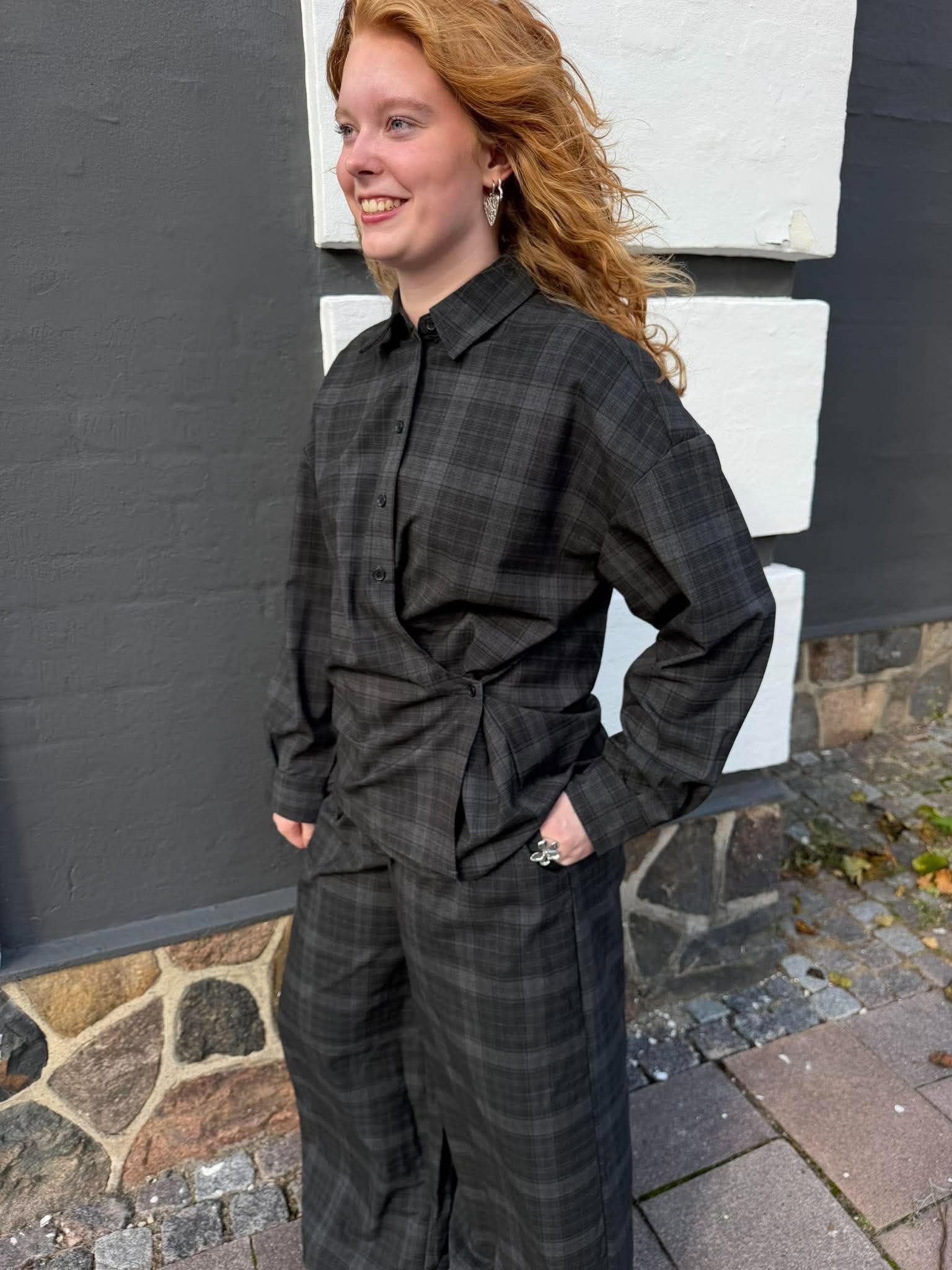 OBJDIENA Trousers - Black