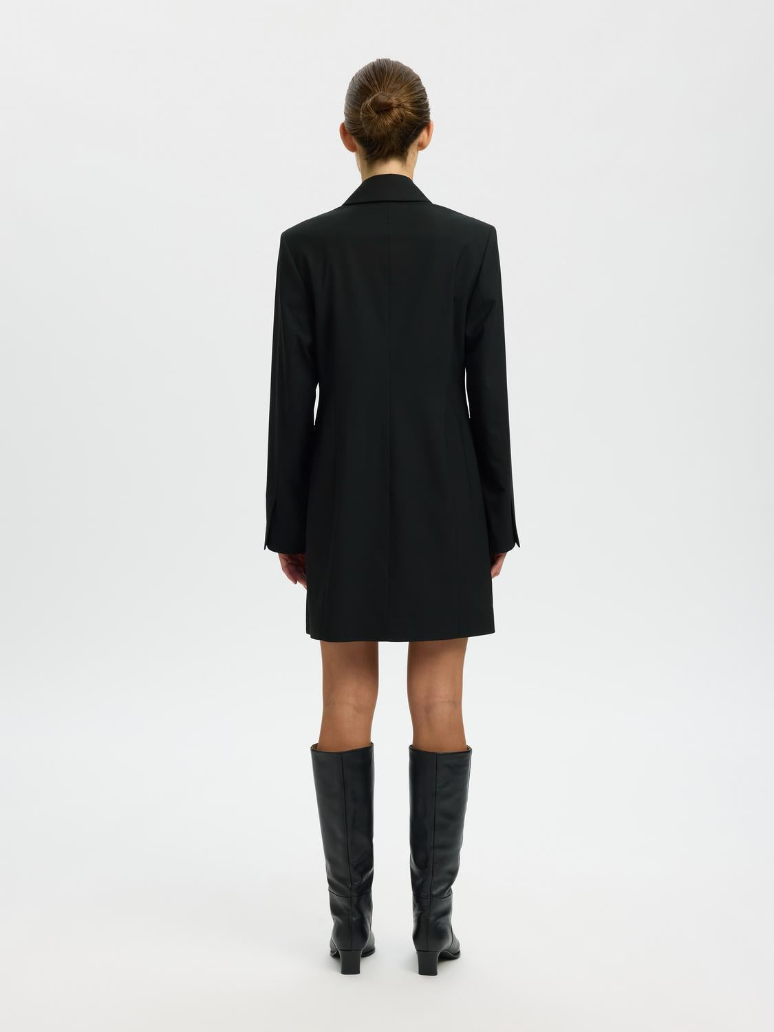 model_shot-back