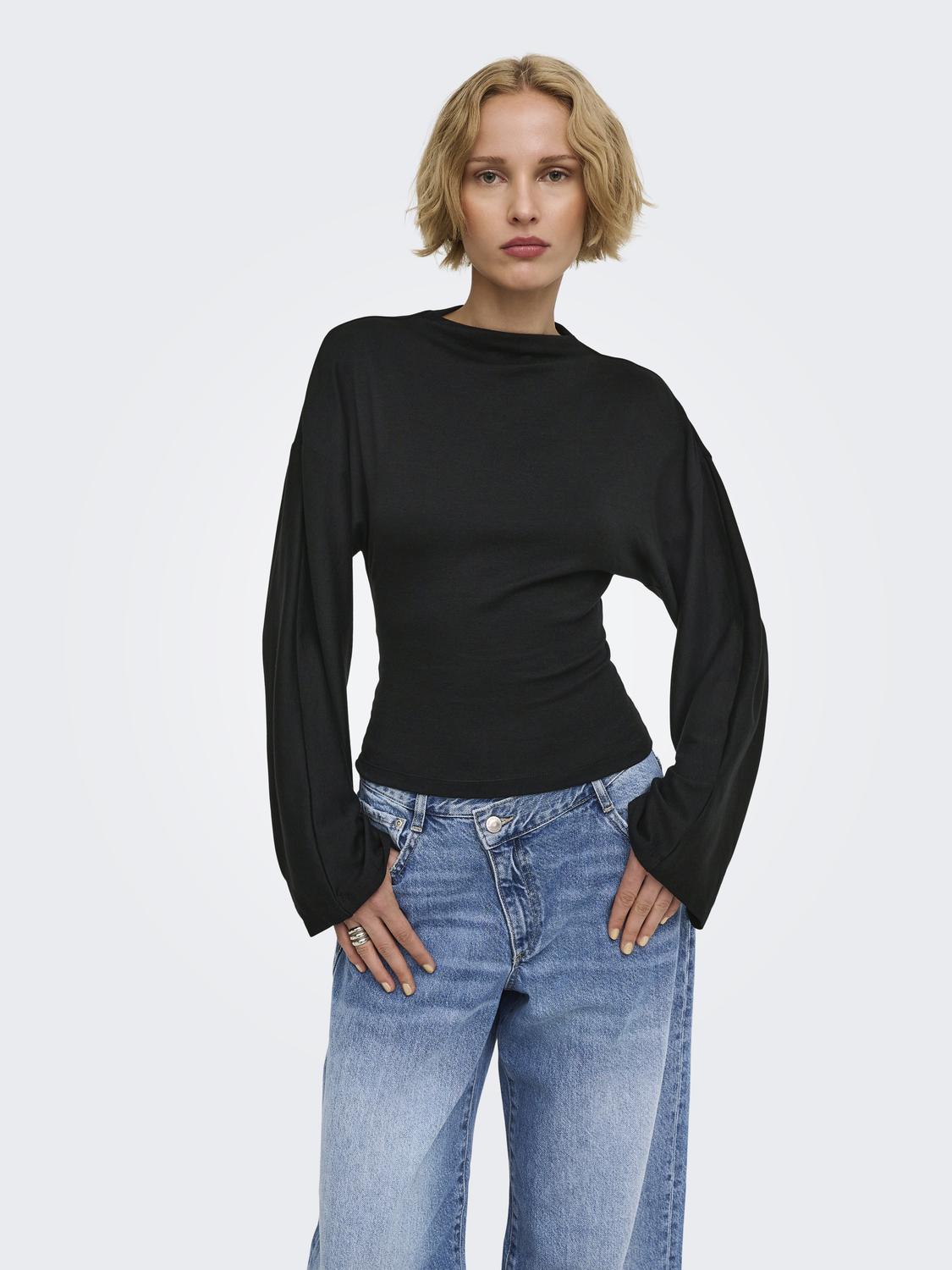 model_shot-front