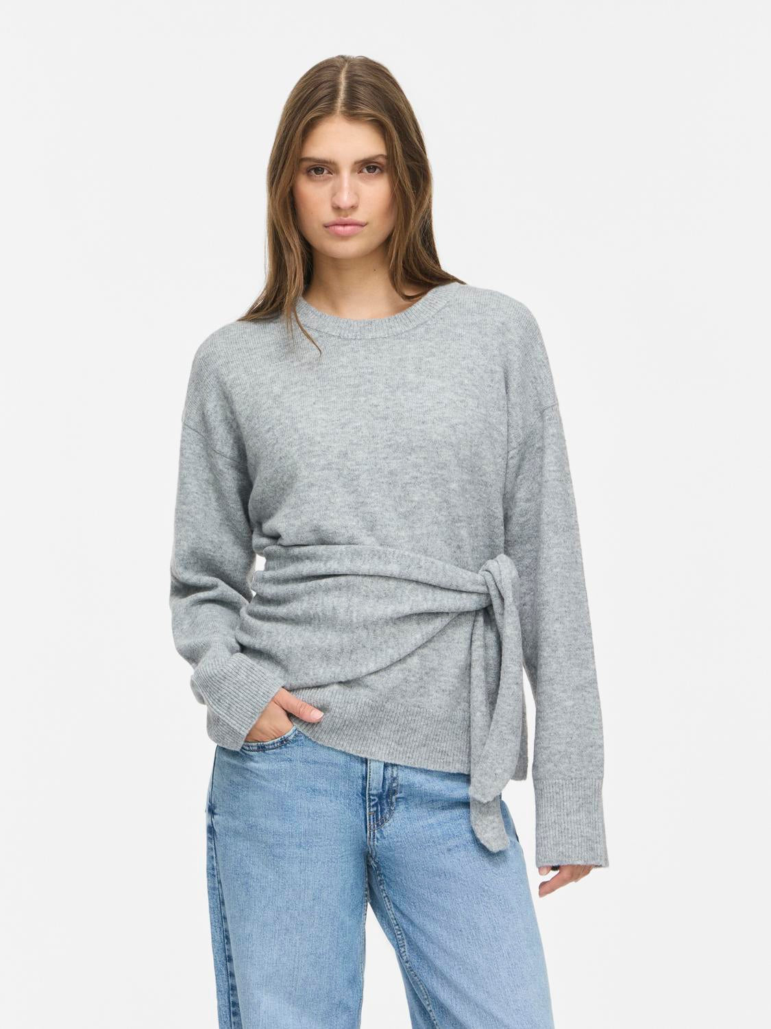 model_shot-creative