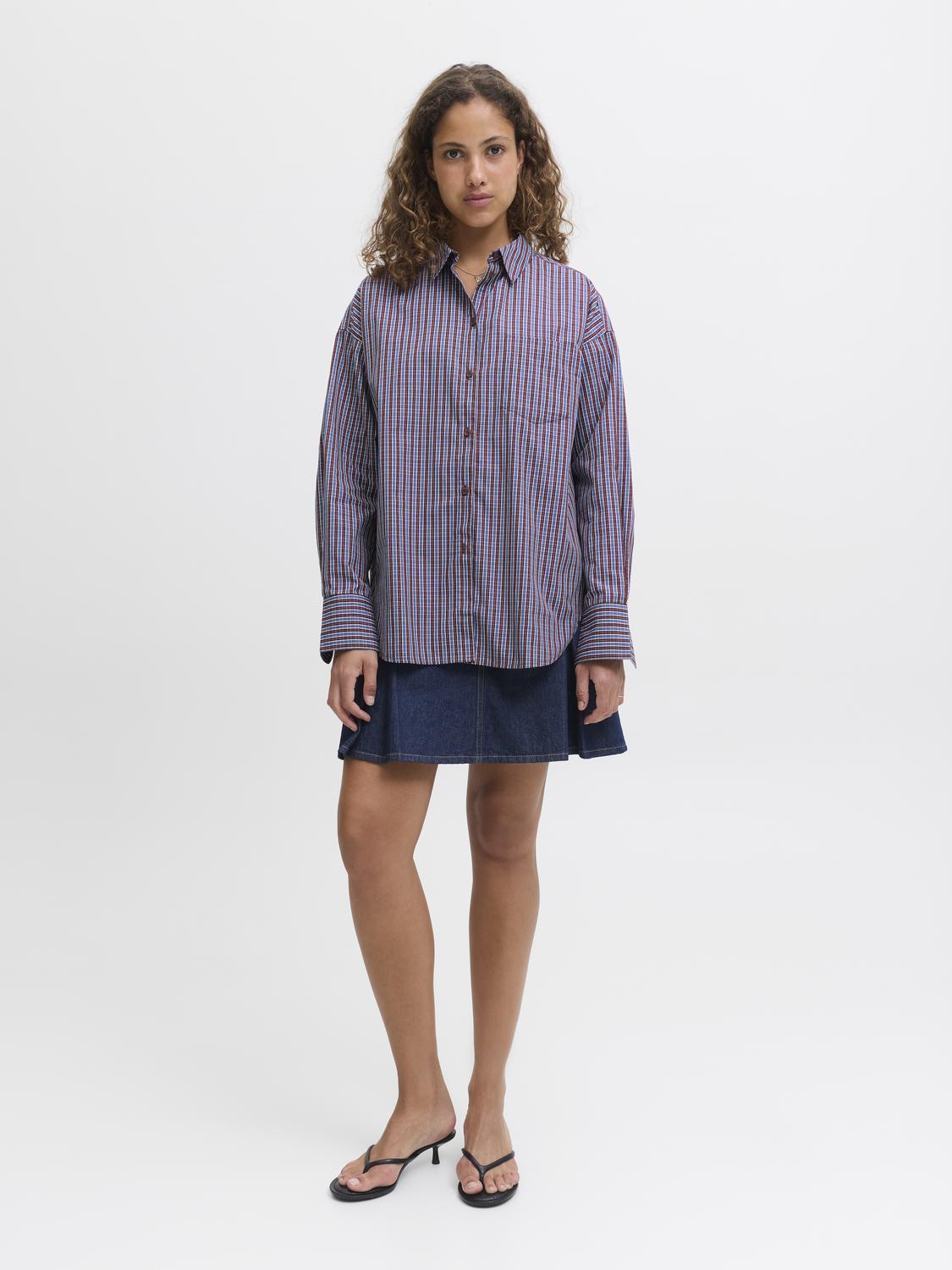 model_shot-front_full