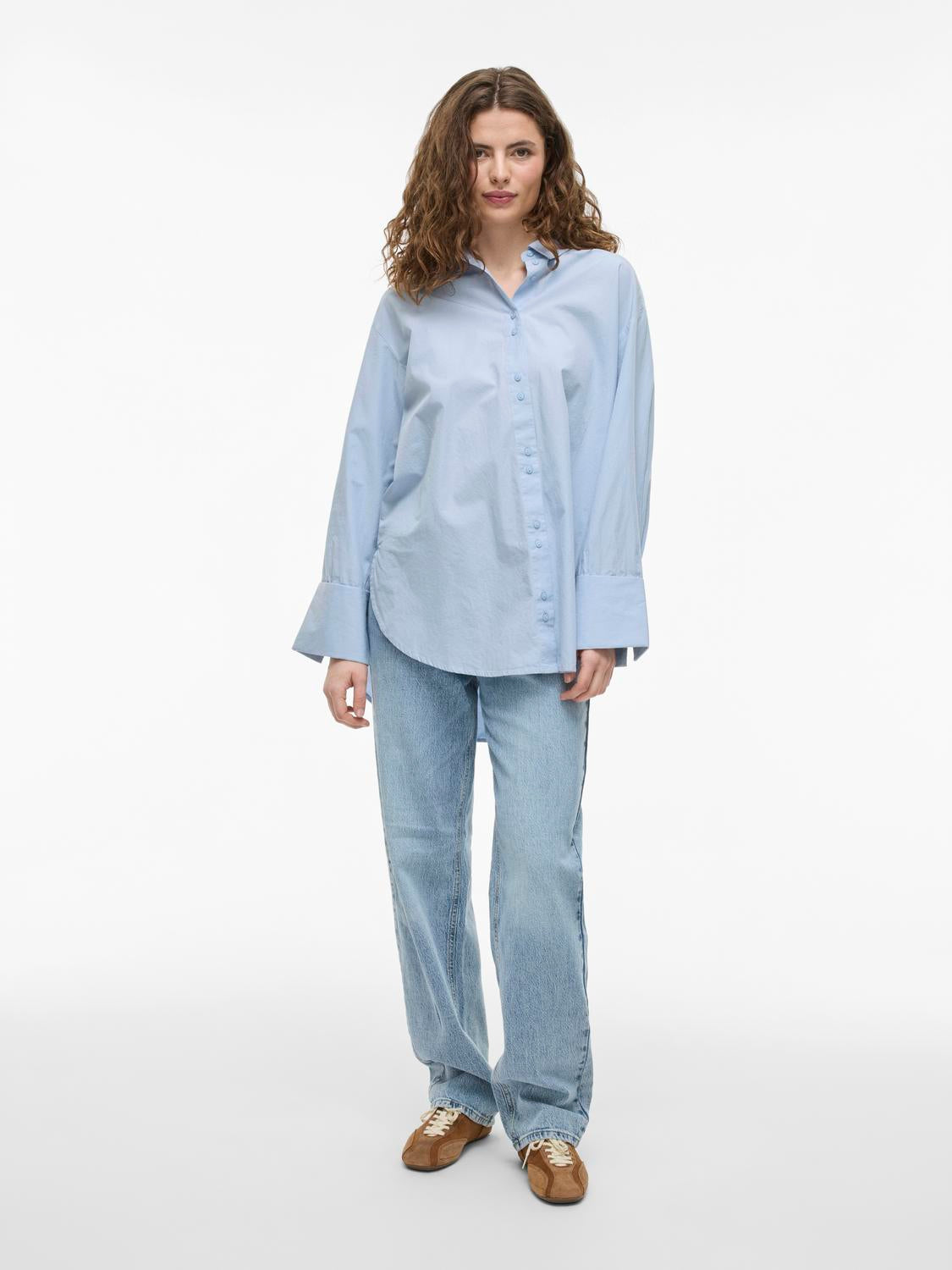 model_shot-front_full