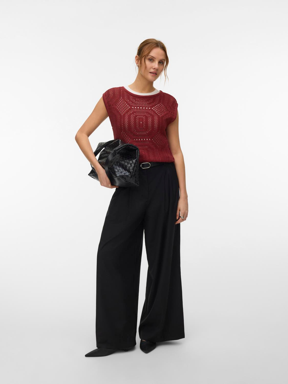 model_shot-front