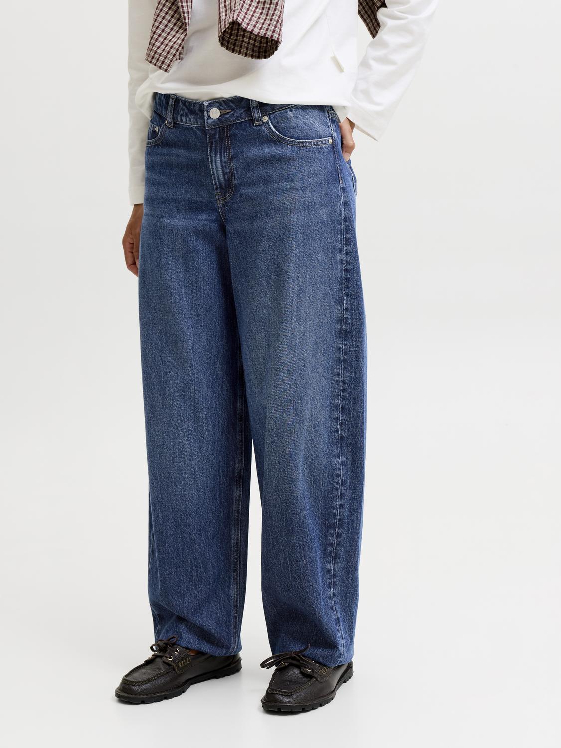 model_shot-front