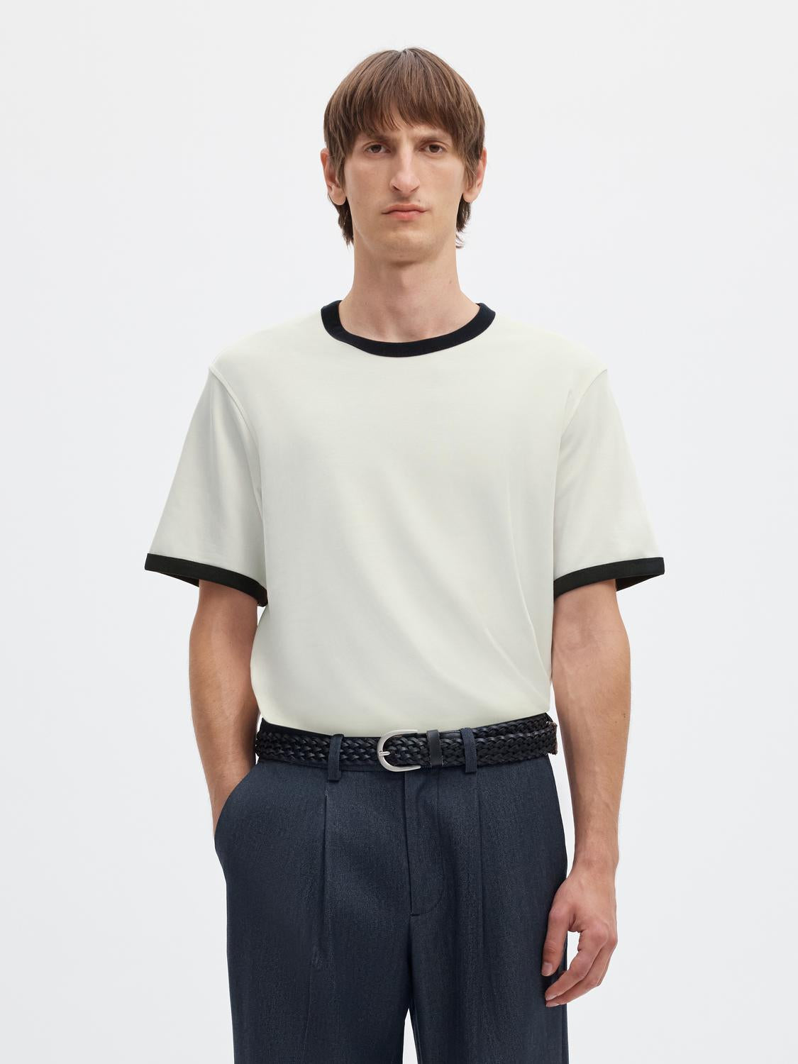 model_shot-front