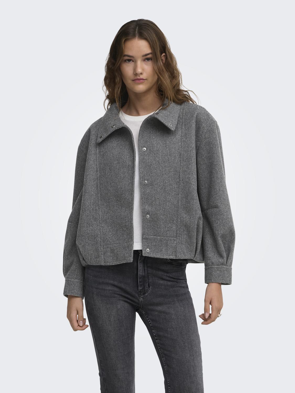model_shot-front