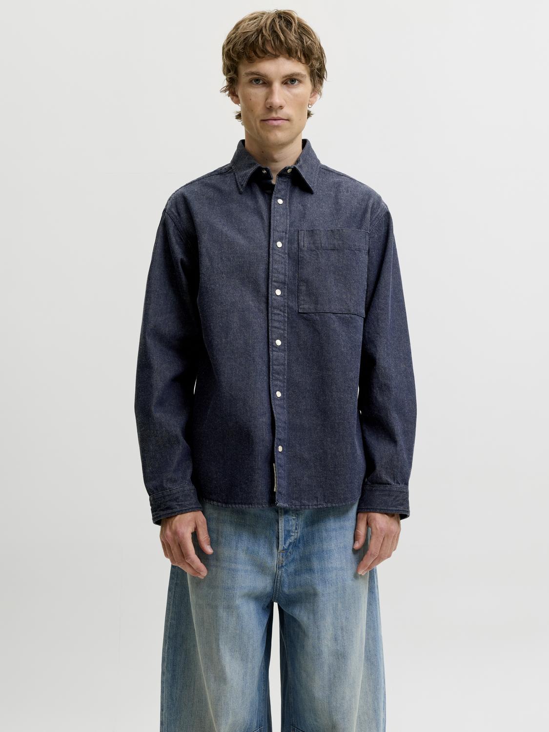 model_shot-front