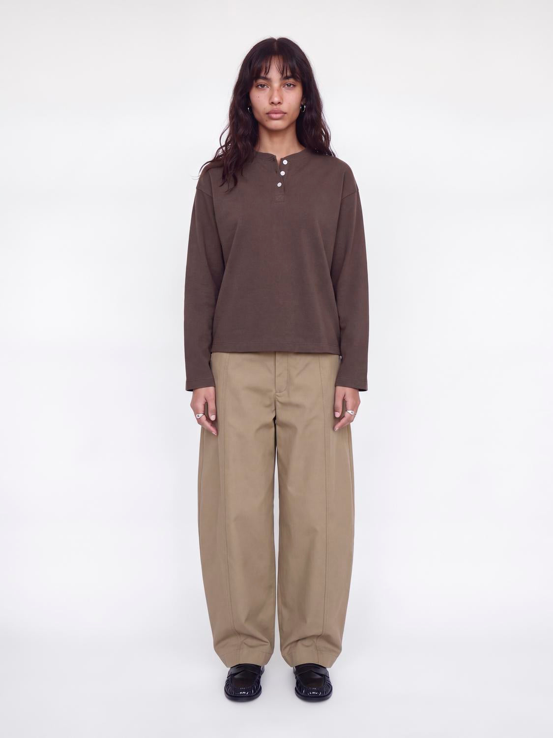 model_shot-front_full
