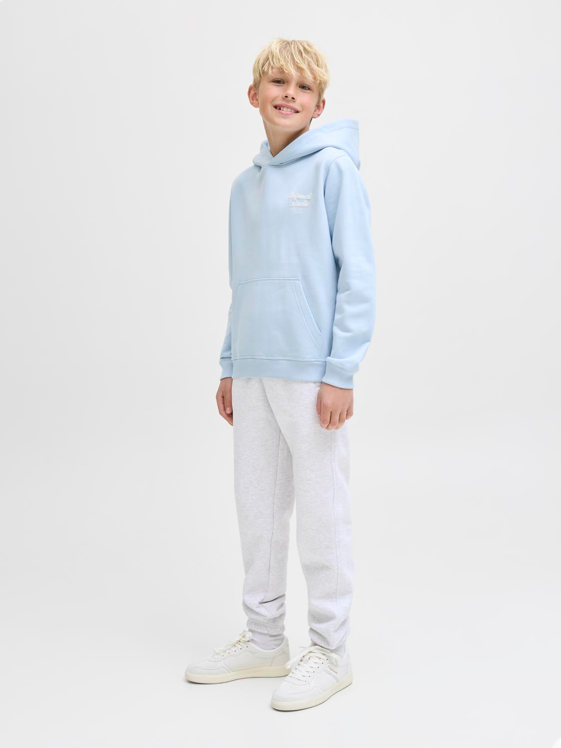 model_shot-front_full