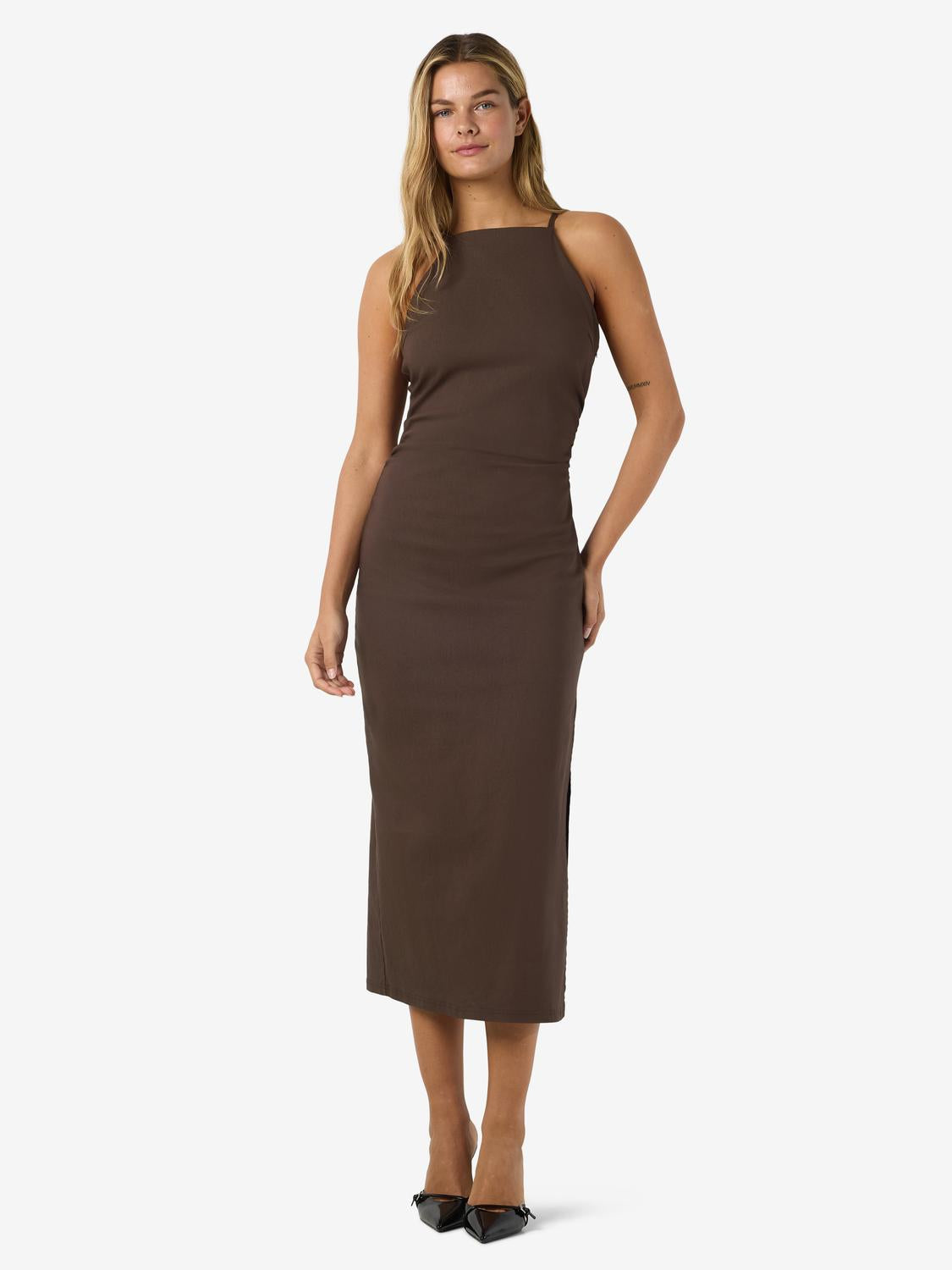 model_shot-front