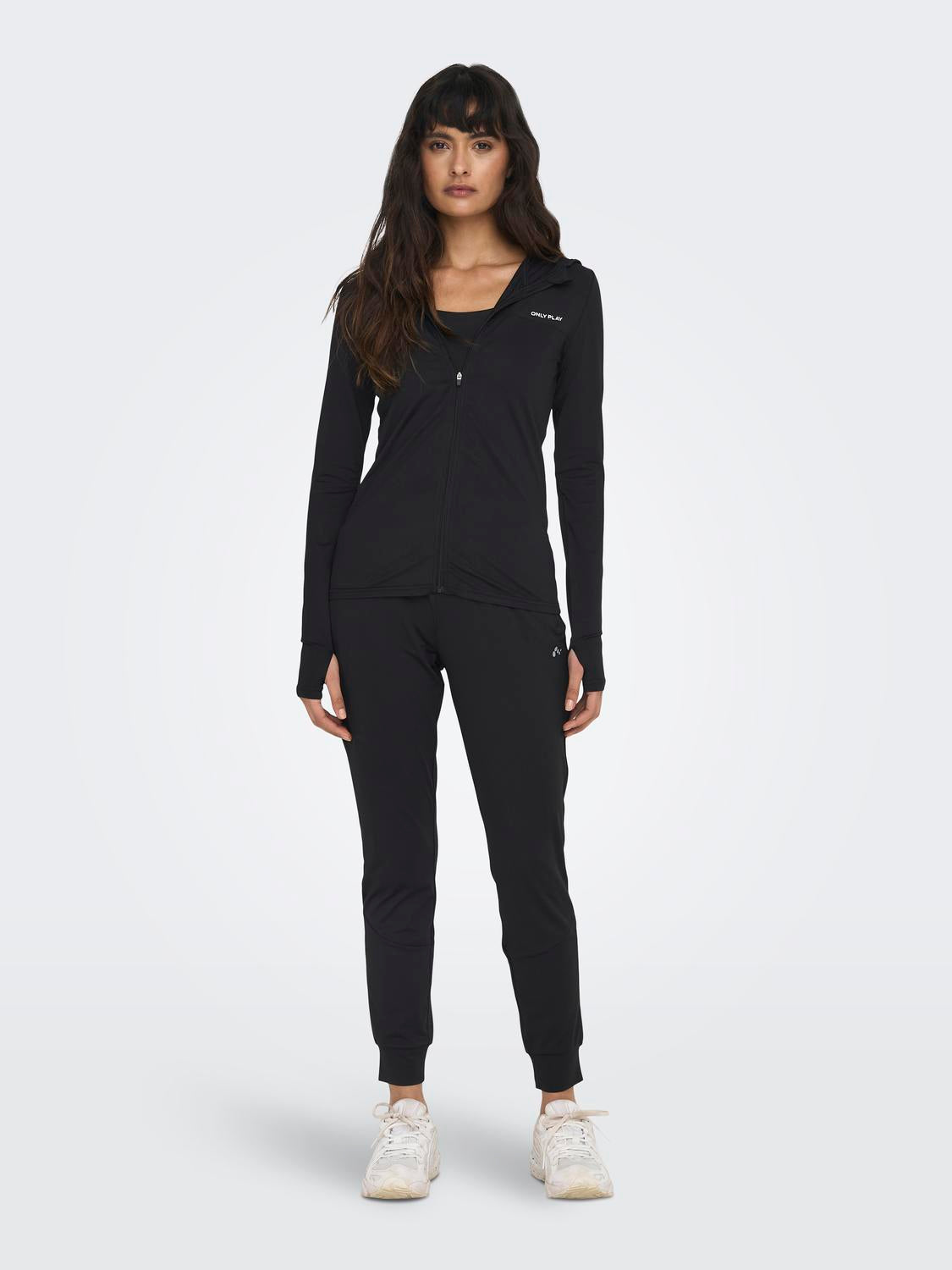 model_shot-front_full