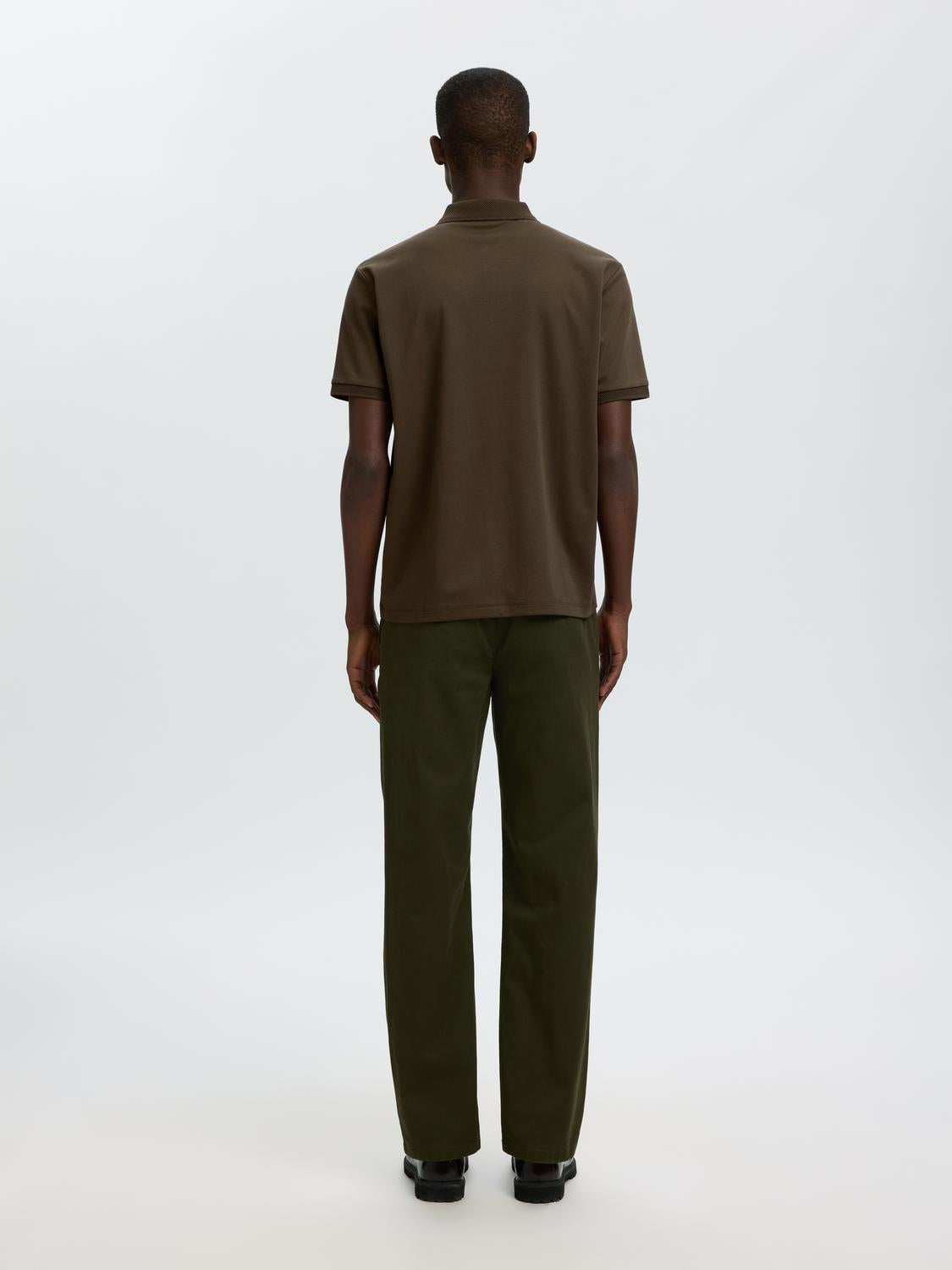 model_shot-back