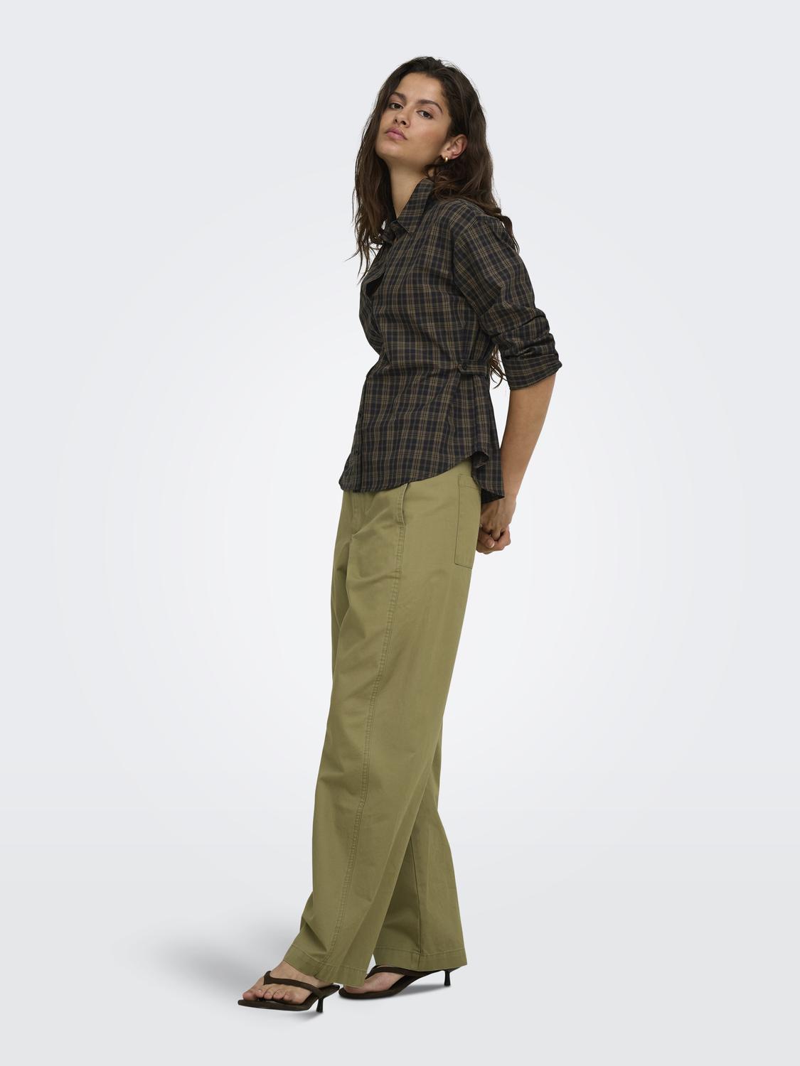 model_shot-front_full