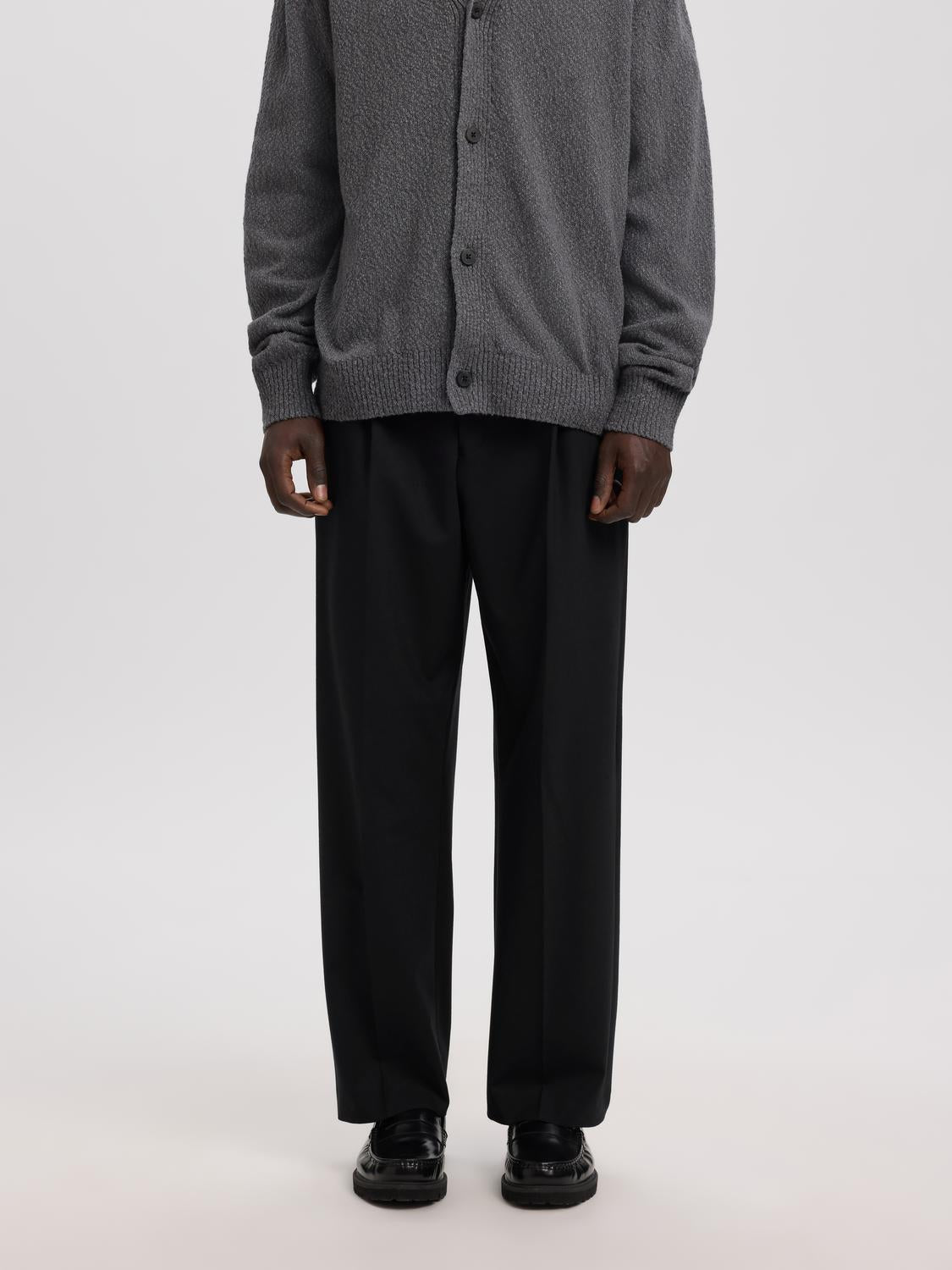 model_shot-front
