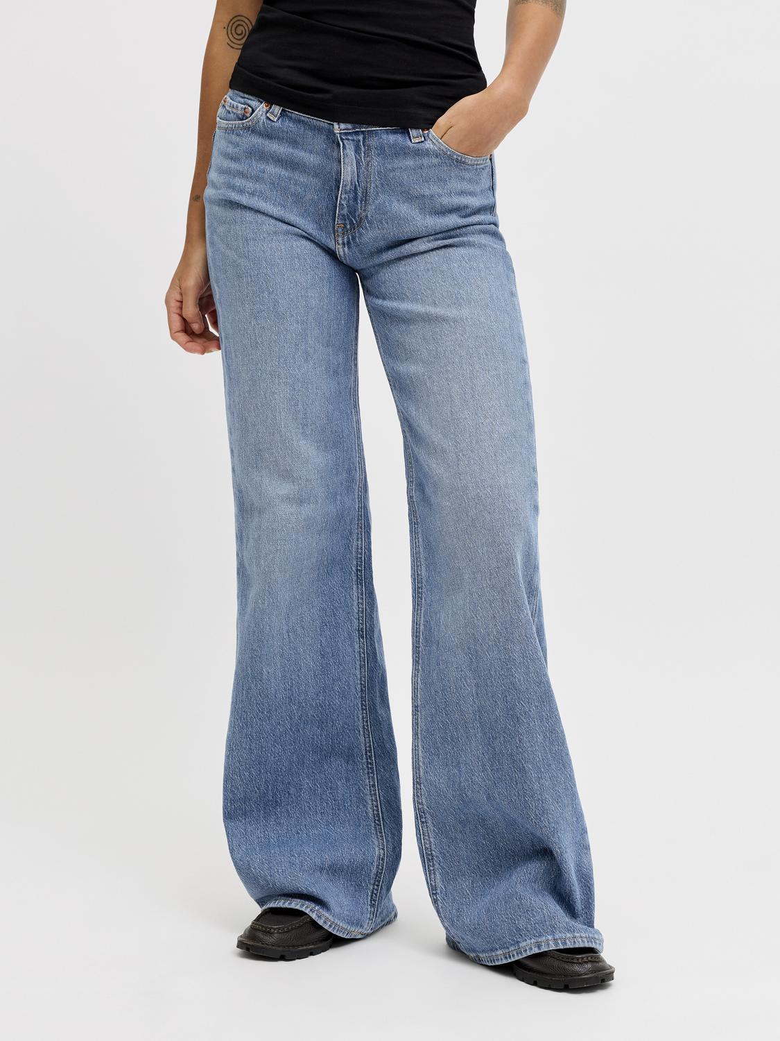 model_shot-front