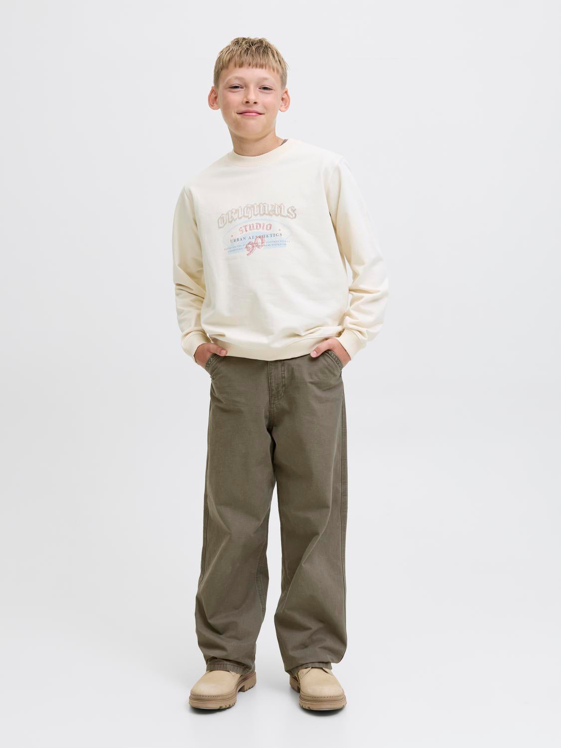 model_shot-front_full