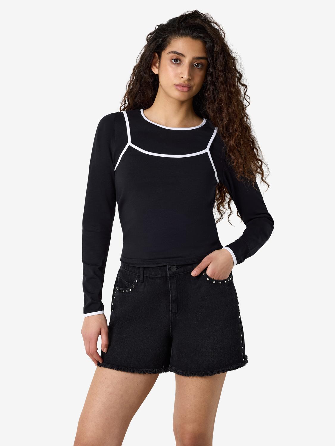 model_shot-front