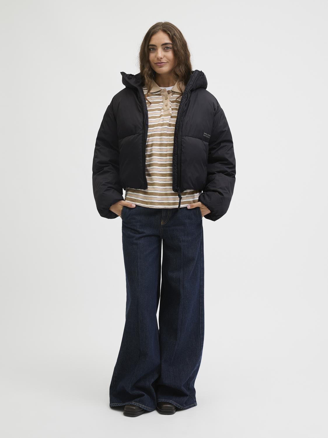 model_shot-front_full