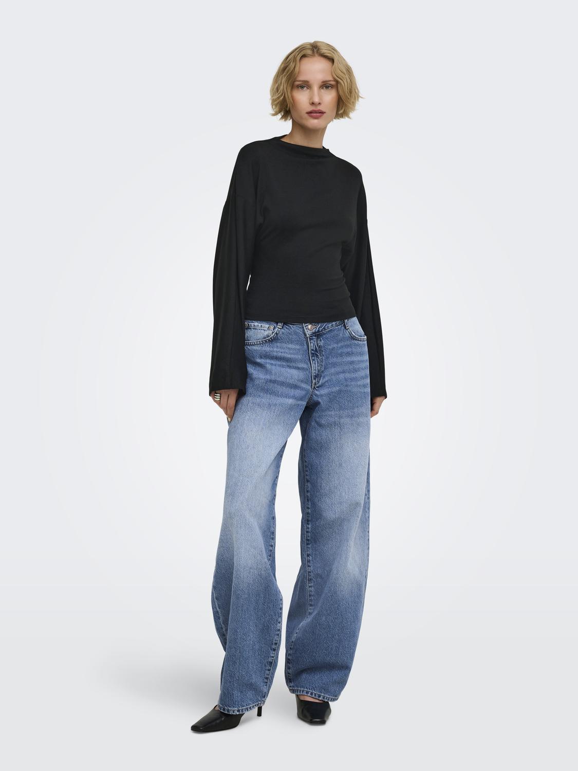 model_shot-front_full