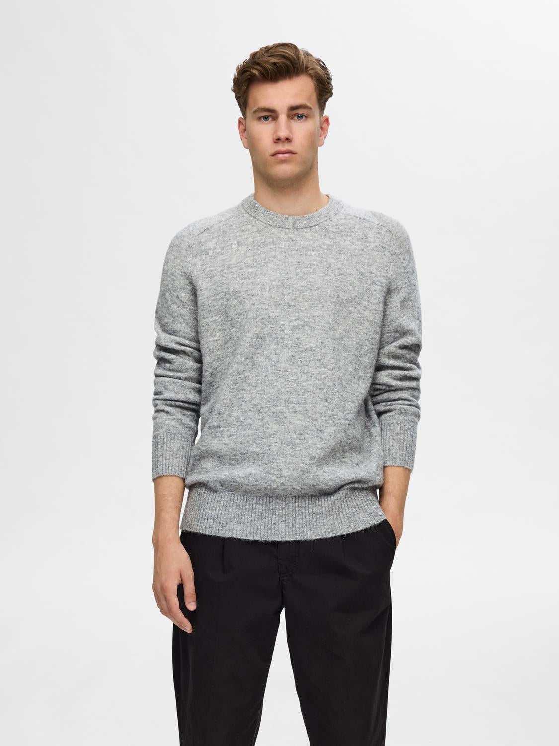 model_shot-front