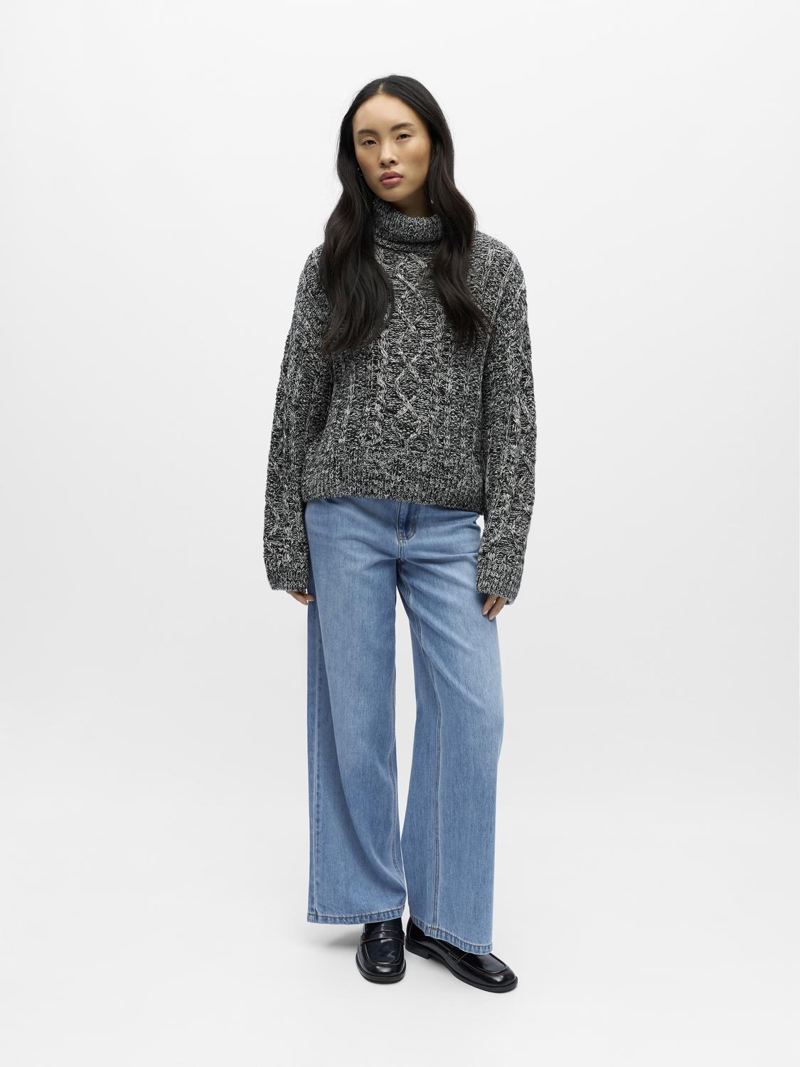 model_shot-front_full