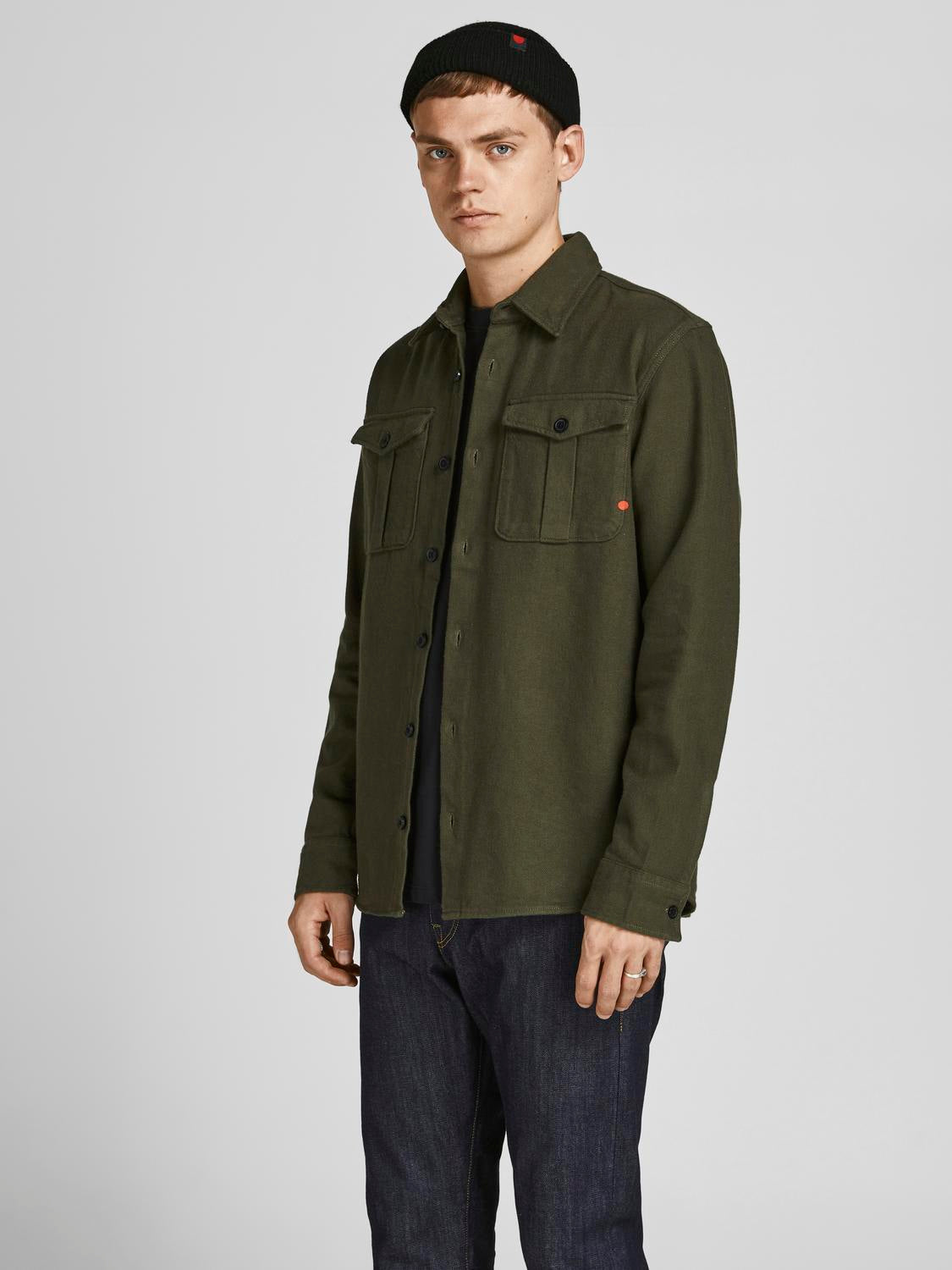 model_shot-front