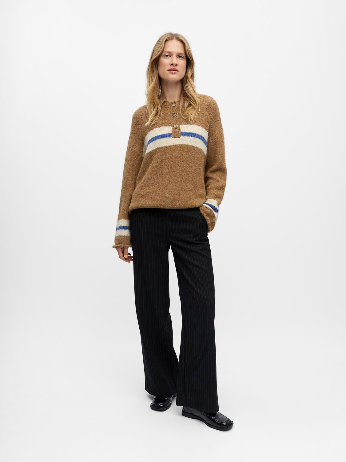 model_shot-front_full