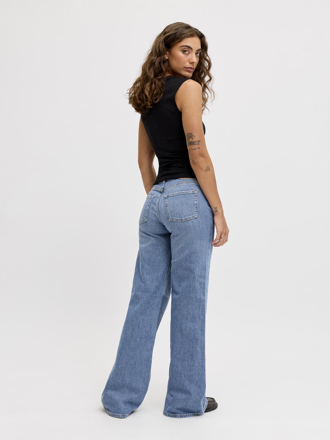 model_shot-back