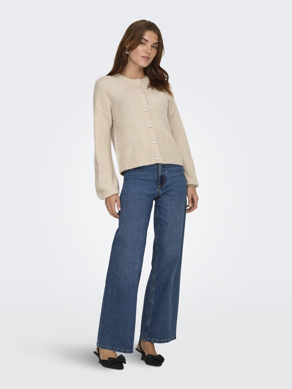 model_shot-front_full