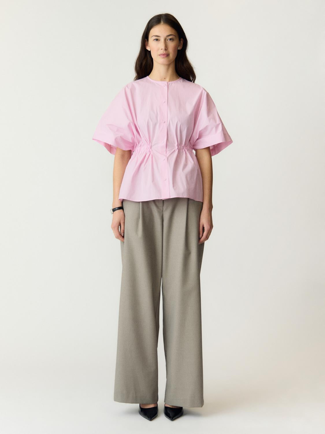 model_shot-front