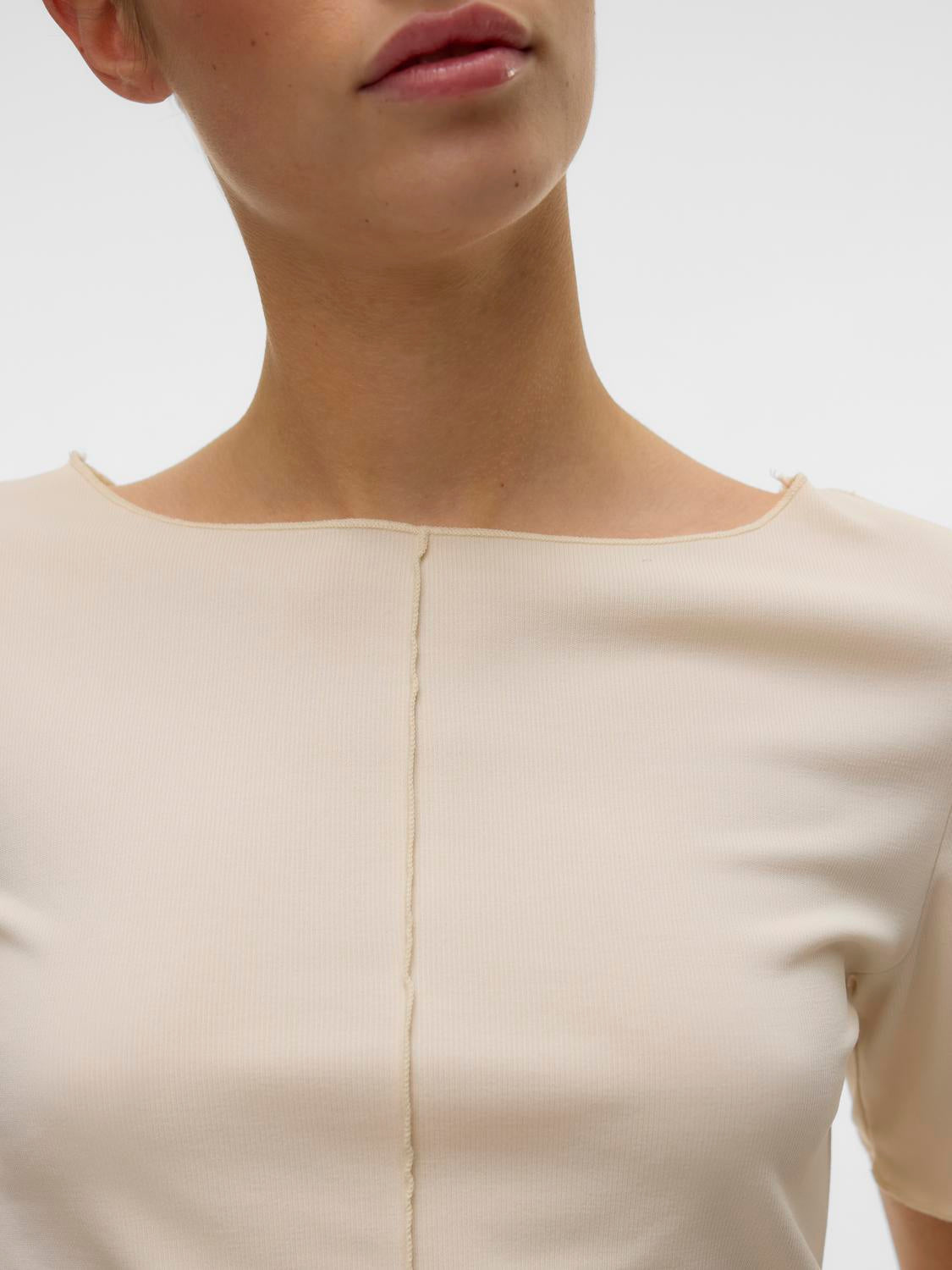 model_shot-detail