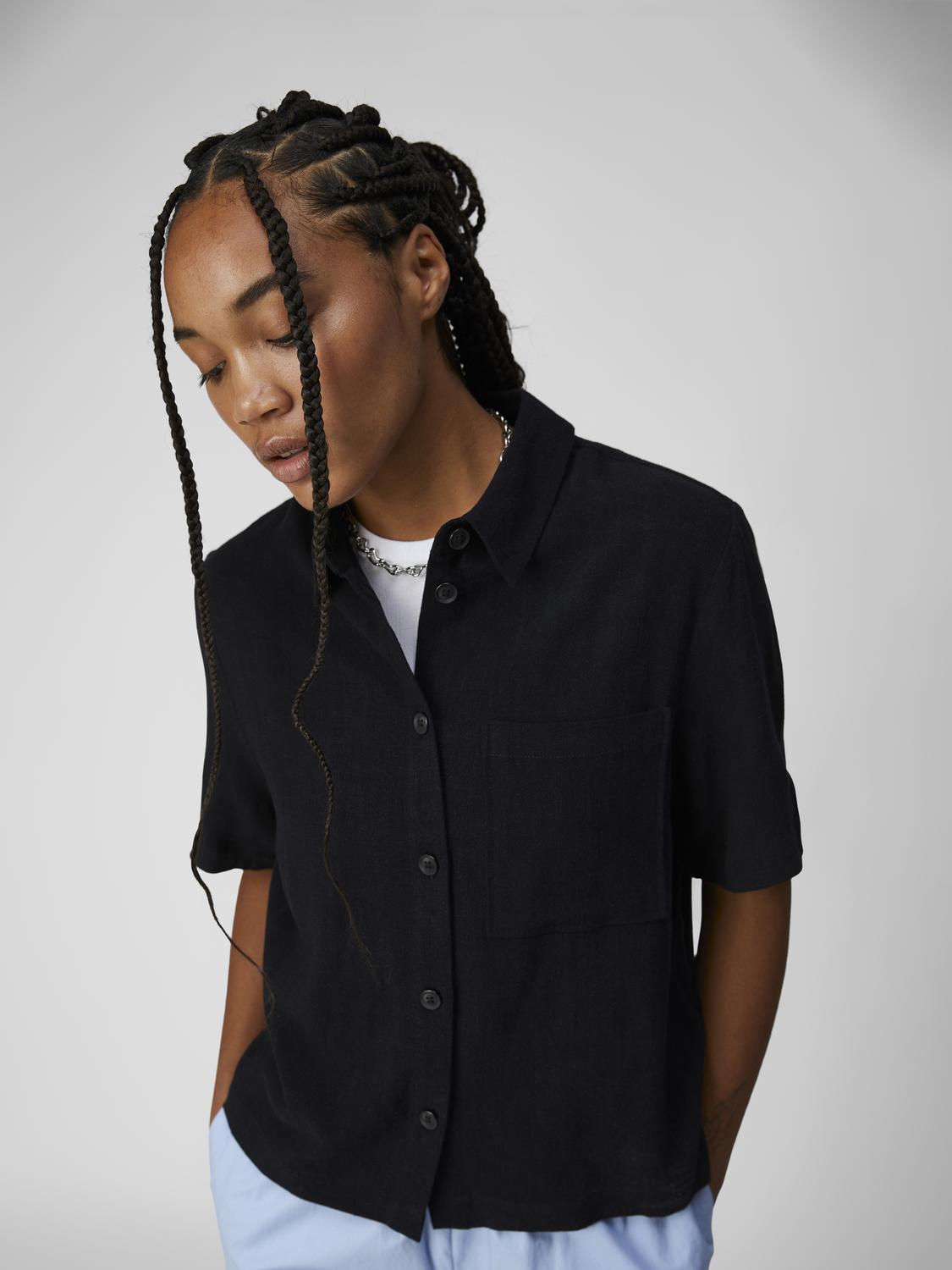 model_shot-front