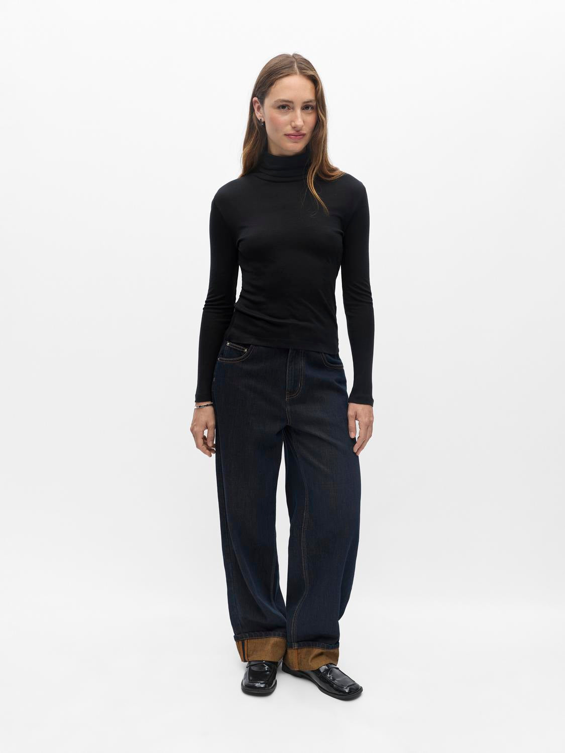 model_shot-front_full