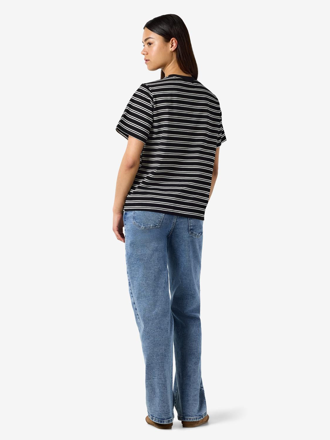 model_shot-front_full